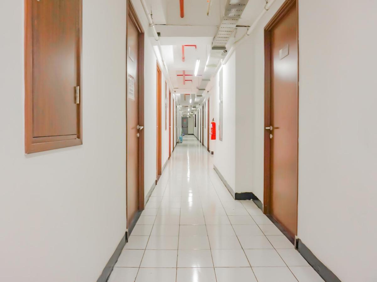 Oyo 90241 Sirooms Apartmen Gunung Putri Bogor Zewnętrze zdjęcie