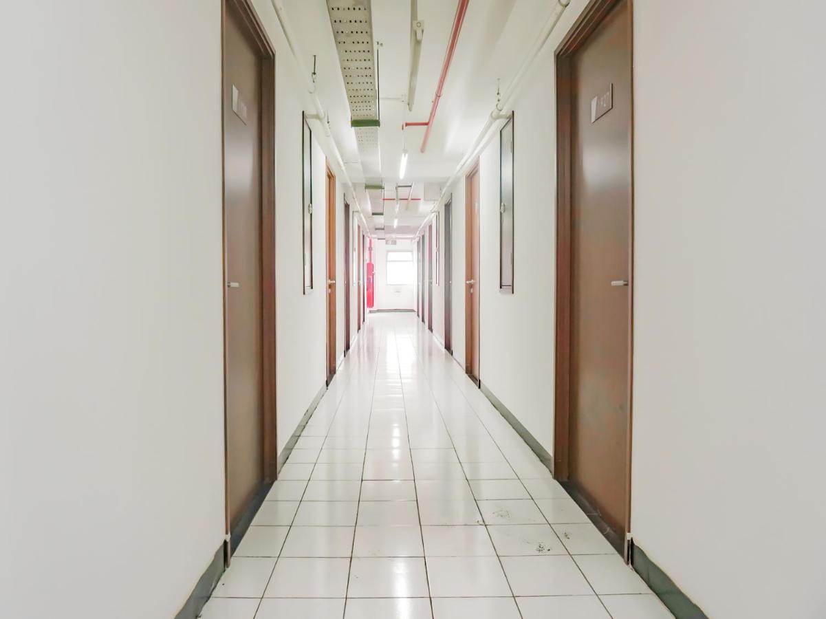 Oyo 90241 Sirooms Apartmen Gunung Putri Bogor Zewnętrze zdjęcie